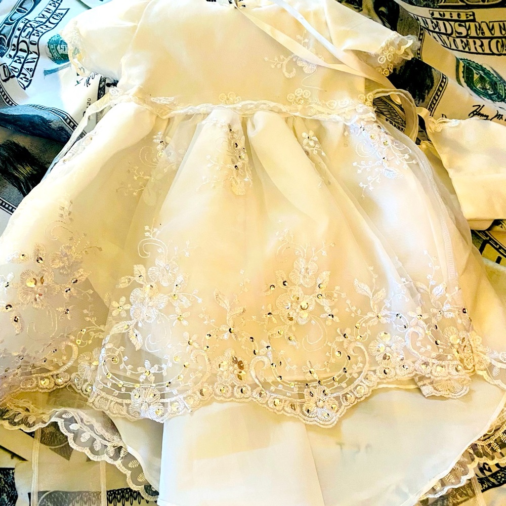 BABY GIRL CHRISTENING GOWN WITH HEAD COVER FITS BABIES 3-9 months